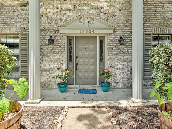 Let's go in and take a look around!