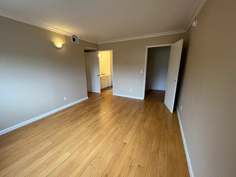 14157 Vanowen St #101 — Photo 19