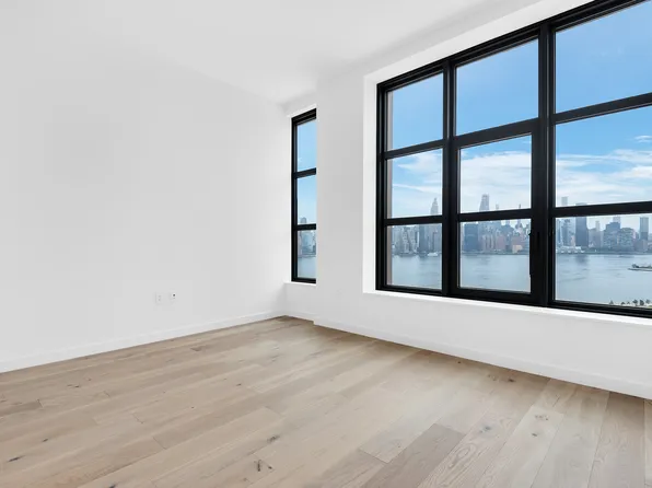 29 Huron Street image 11 of 31