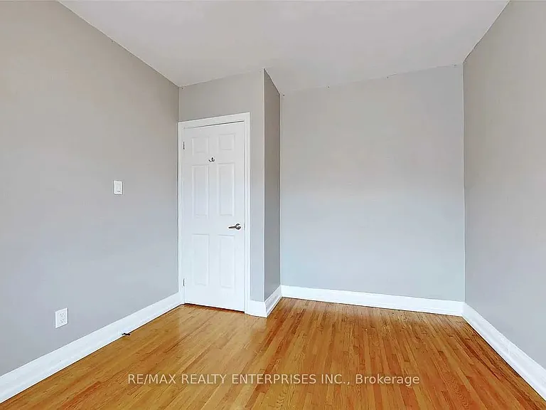 255 Lakeshore Rd E #A — Photo 16