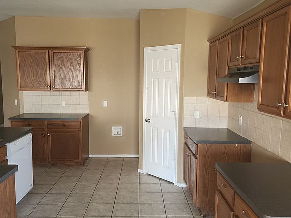 4th image of 2520 Aiken Ln