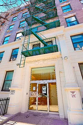 Rented by Charles Coutinho LLC | media 66