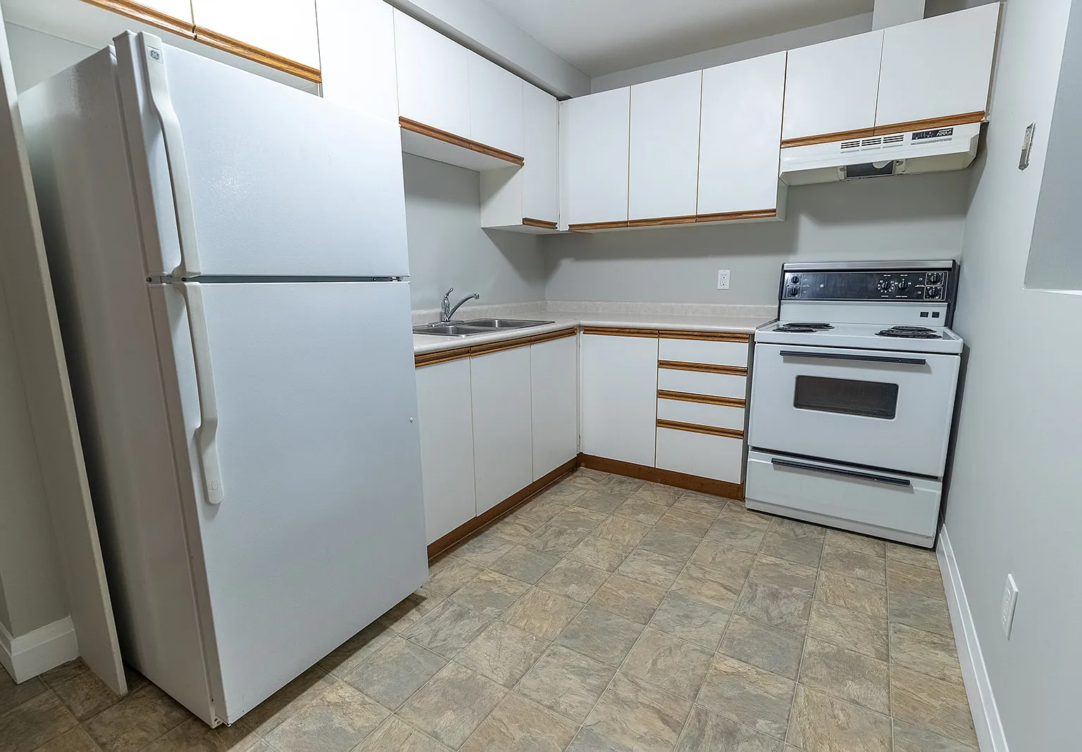 575 Lake Street — Photo 3