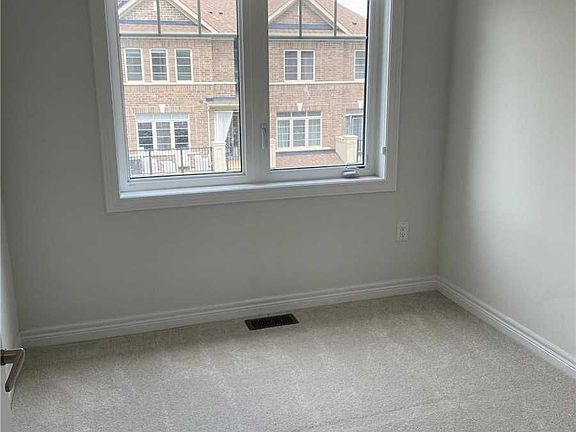 4th image of 42 Haymarket Dr