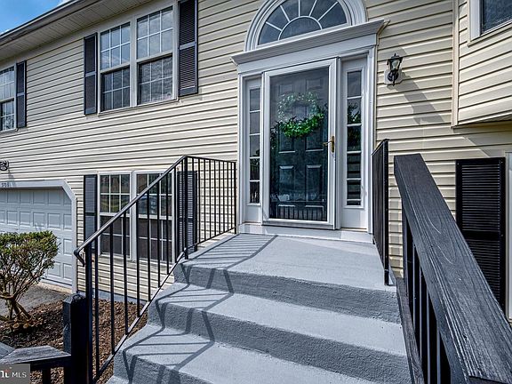 3rd image of 5706 E Point Cir
