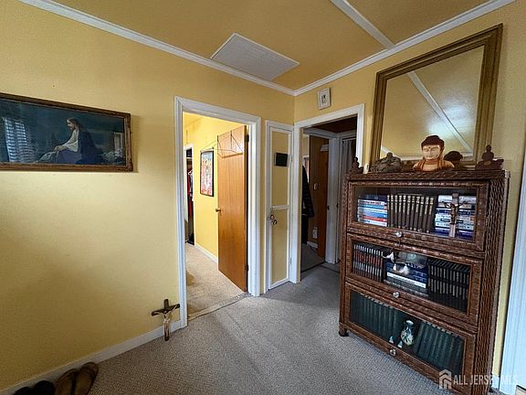 3rd image of 256 Harding Rd
