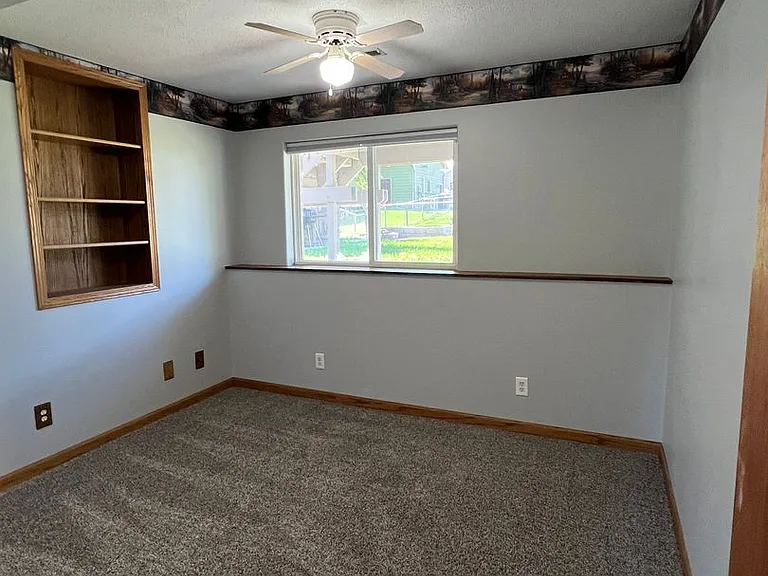 549 Hanover Dr — Photo 19
