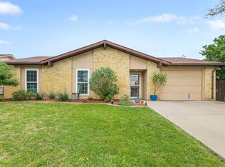 2010 Meadfoot Rd, Carrollton, TX 75007