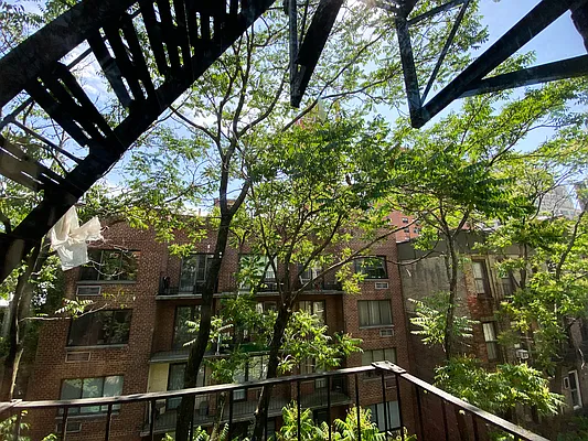 Rented by MAPT Residential LLC | media 5