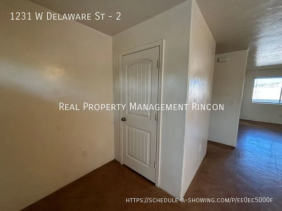Charming 3-Bed, 2-Bath Duplex minutes from Downtown Tucson & UofA! Washer/Dryer included!! — Photo 3