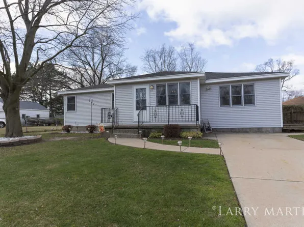 3747 Boone Ave SW, Wyoming, MI 49519