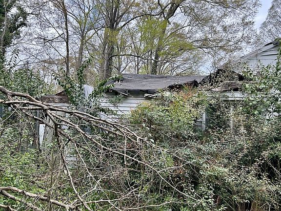 2nd image of 1220 Arthur Blvd