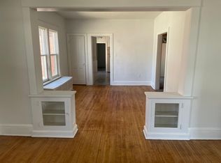 842 4th St E, Saint Paul, MN 55106