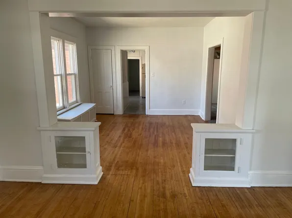 842 4th St E, Saint Paul, MN 55106