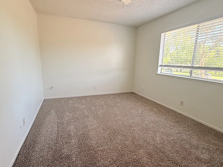 2694 W Fairmont Ave #101 — Photo 7