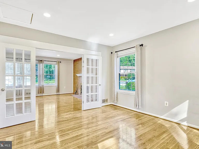 5021 Fleming Dr — Photo 28