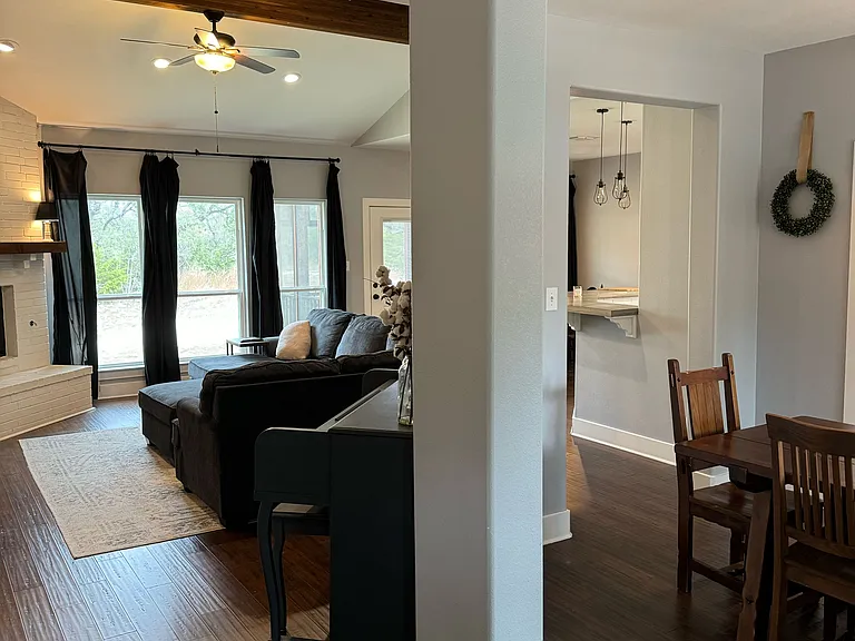 914 Bear Springs Trl — Photo 24