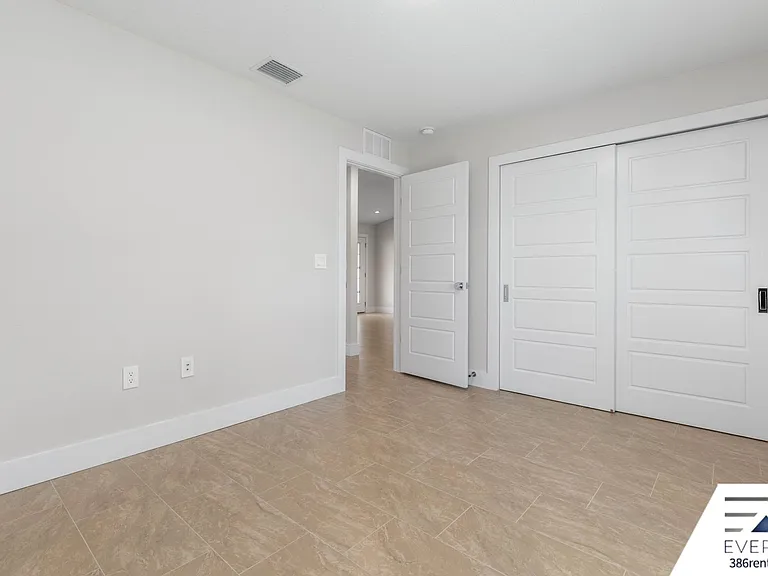 12 Walt Pl — Photo 31