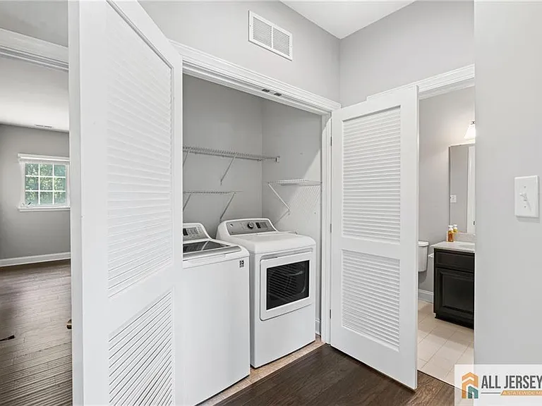 89 Isabelle Ct — Photo 23