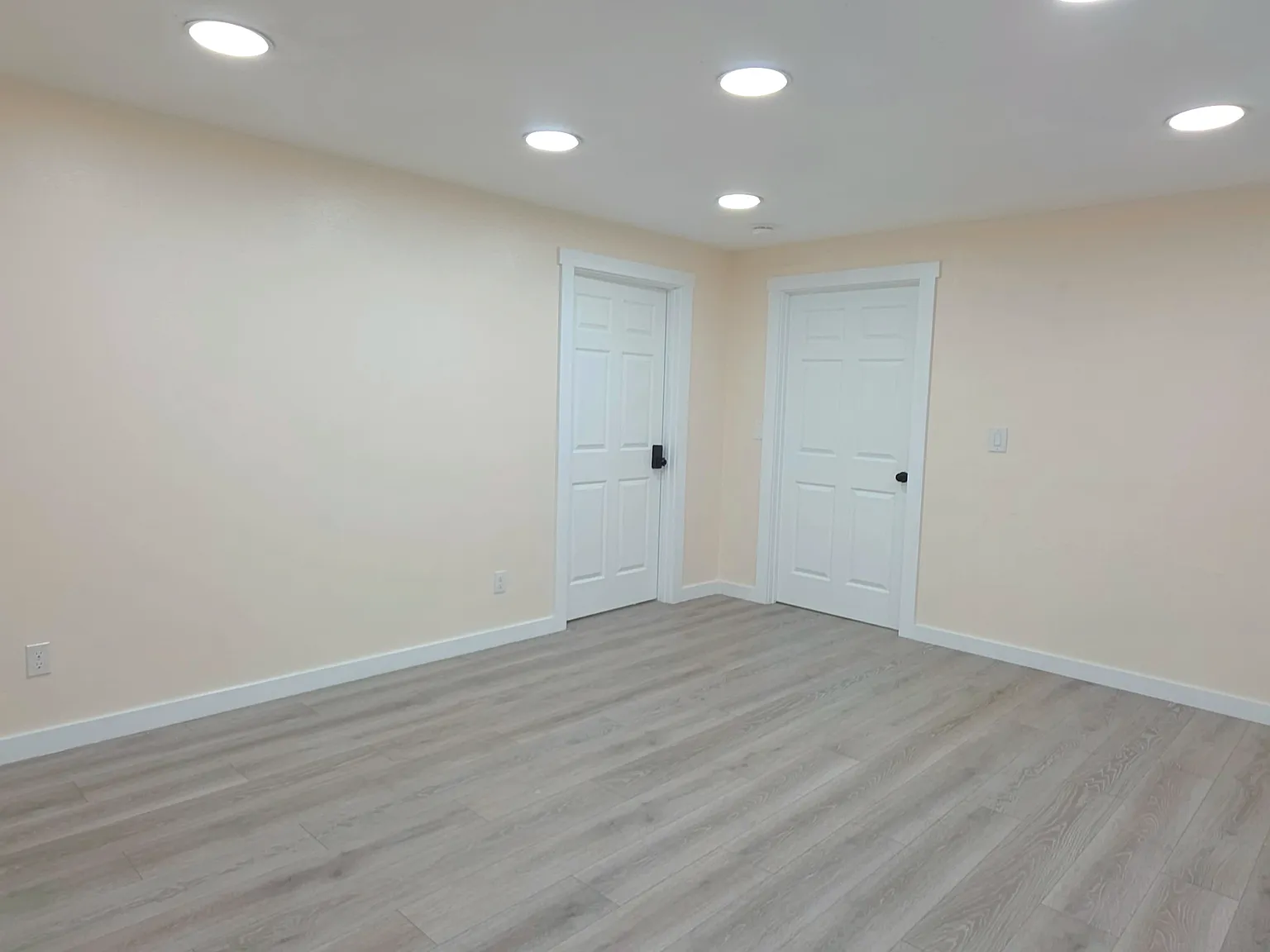 4 bed, 2084 sqft, $750 — Photo 2