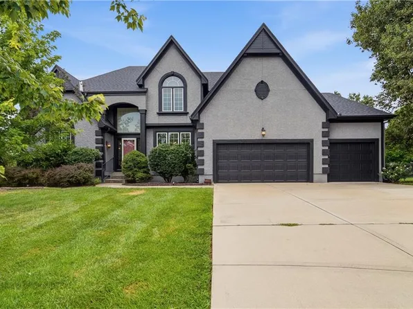 14451 Hayes St, Overland Park, KS 66221