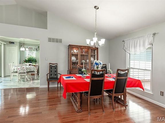4th image of 765 Spring Hill Farm Dr