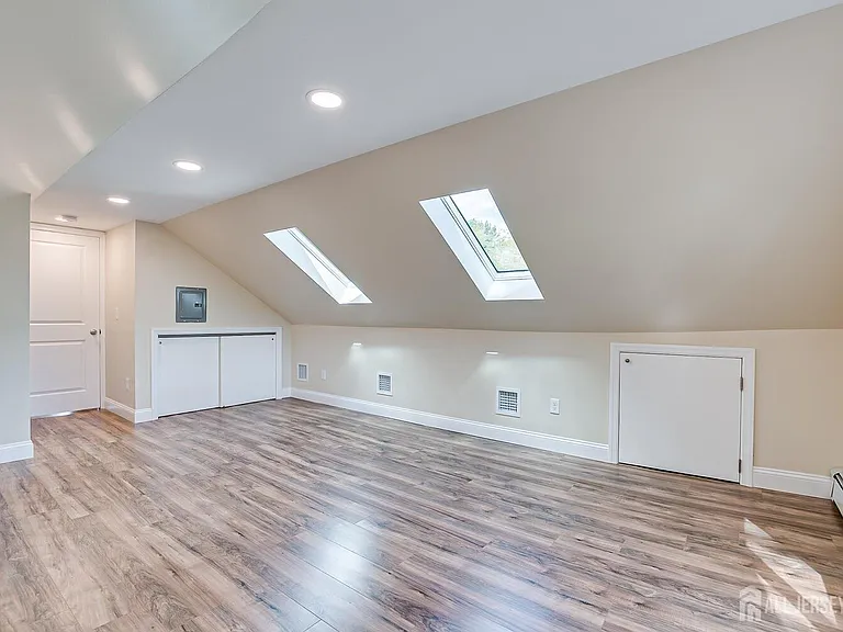 338 Buckelew Ave — Photo 27