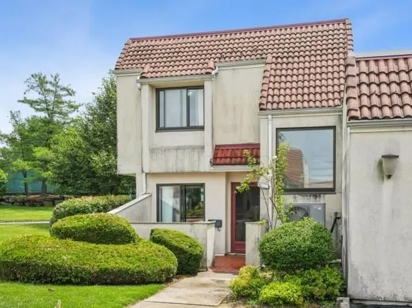 39 Musano Ct, West Orange, NJ 07052