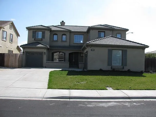 200 Red Pheasant Dr photo 1