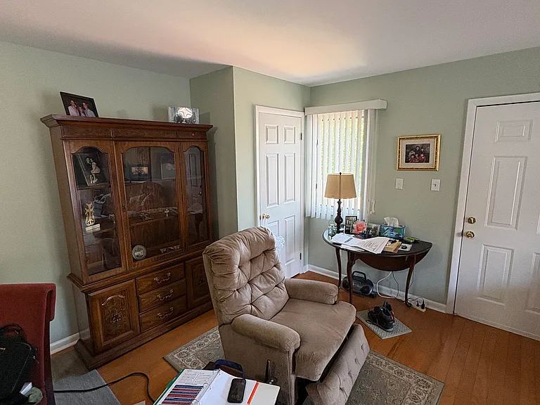 502 Westbourne Dr #4 — Photo 6