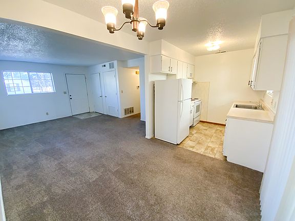 2nd image of 3200 Garden Grove Pkwy #2A