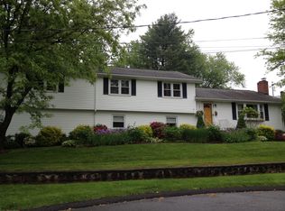 181 W Ridge Dr, West Hartford, CT 06117