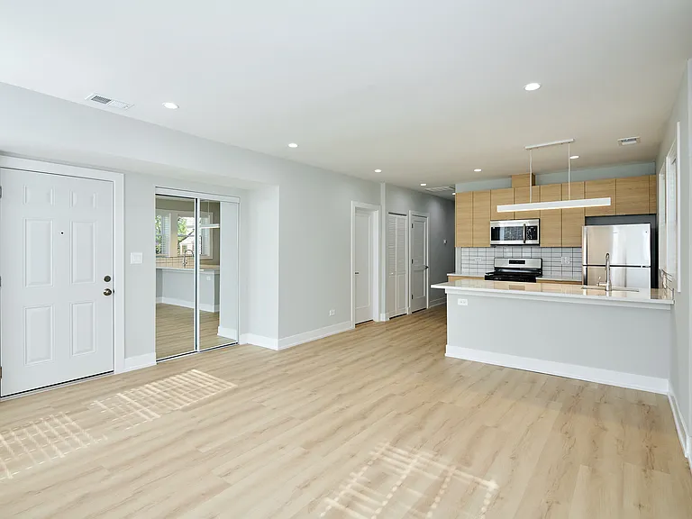 2127 S Marshall Blvd #1 — Photo 6