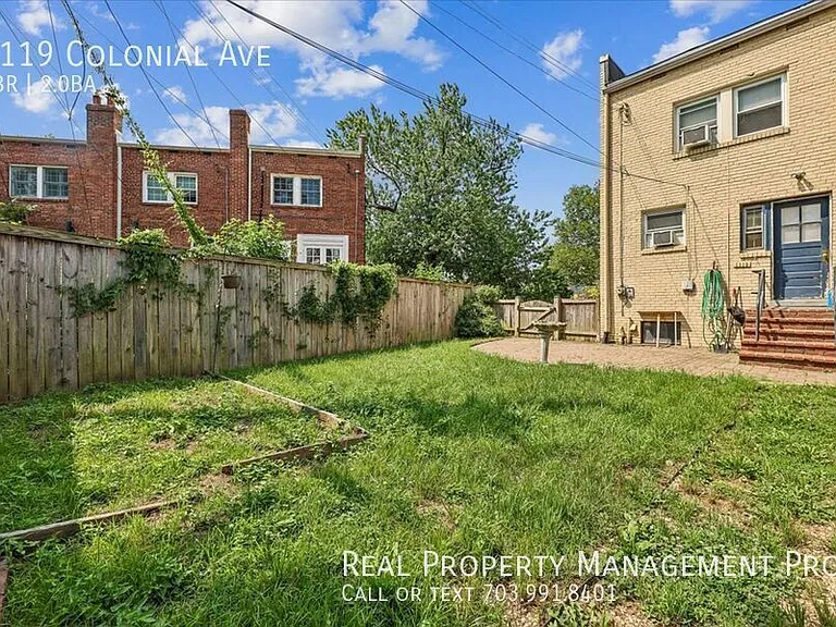 1119 Colonial Ave — Photo 3