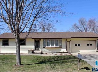 1005 Linden St N, Luverne, MN 56156