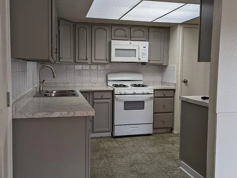 3421 Tascosa St — Photo 2