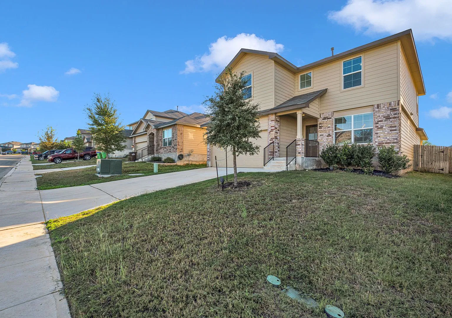 Spacious 5-Bedroom Beauty in Redbird Ranch with Community Perks! — Photo 1