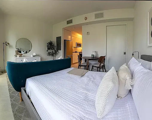 Rented by DelShah Capital LLC | media 10