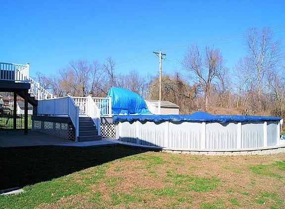 Huge Yard, 2 decks with composite maintenance free decking (1 year old), landscaped and level yard