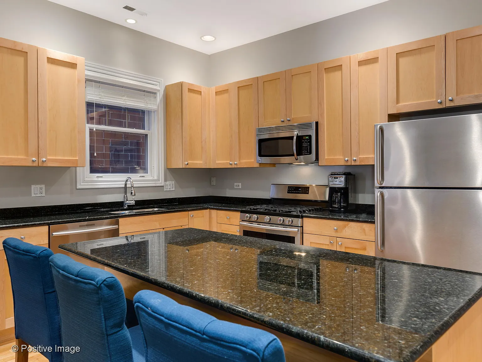 2 bed, 2.0 bath, 1300 sqft, $3,800 — Photo 3