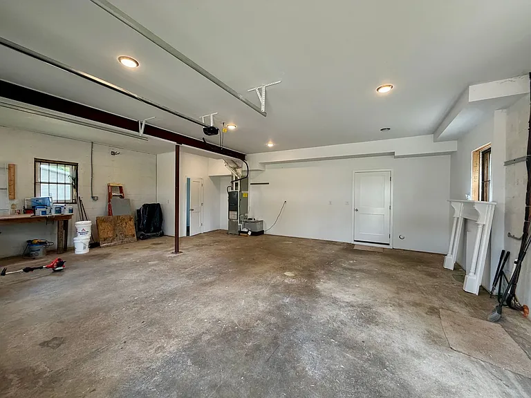 1500 Meridian St — Photo 49
