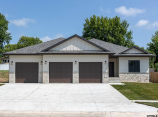610 Timberline Cir, Milford, NE 68405