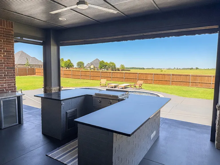 319 Taylam Rd — Photo 8