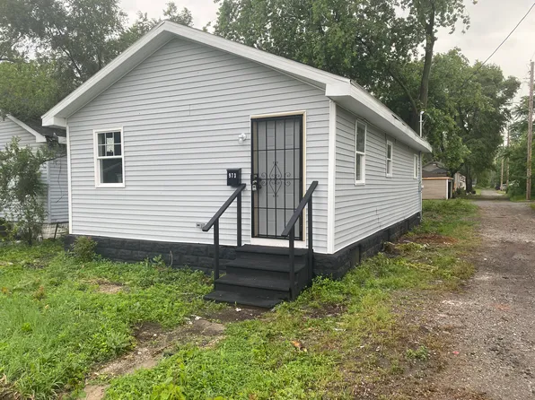 973 Lane St, Gary, IN 46404