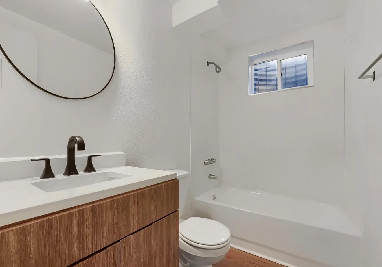 2 bed, 875 sqft, $1,775 — Photo 3