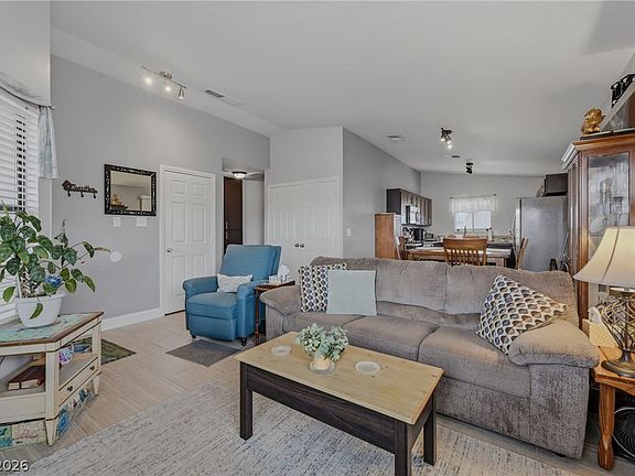 5th image of 1011 Timberline Ct