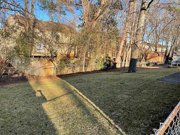 5th image of 1029 Sandy Springs Rd NW