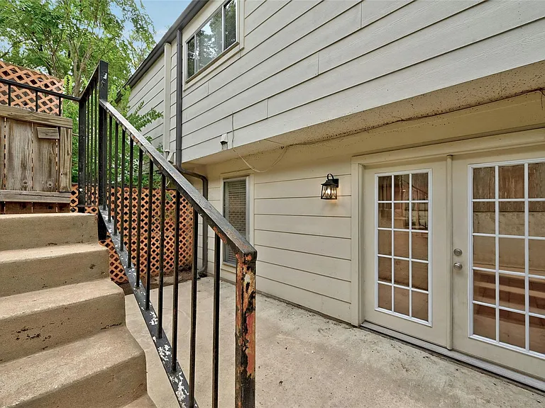 6637 Valleyside Rd — Photo 25