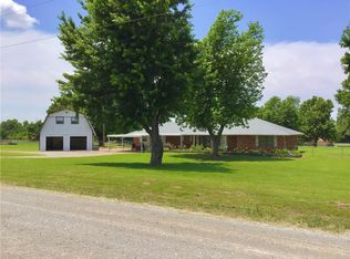 407 SE Chisholm Trail Rd, Minco, OK 73059