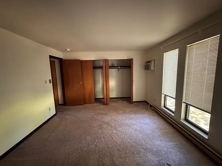 214 E Water St — Photo 10